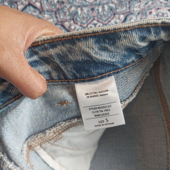 Cello Denim Side Slit Frayed Hem Maxi Skirt Size Small NWT - Picture 8 of 9